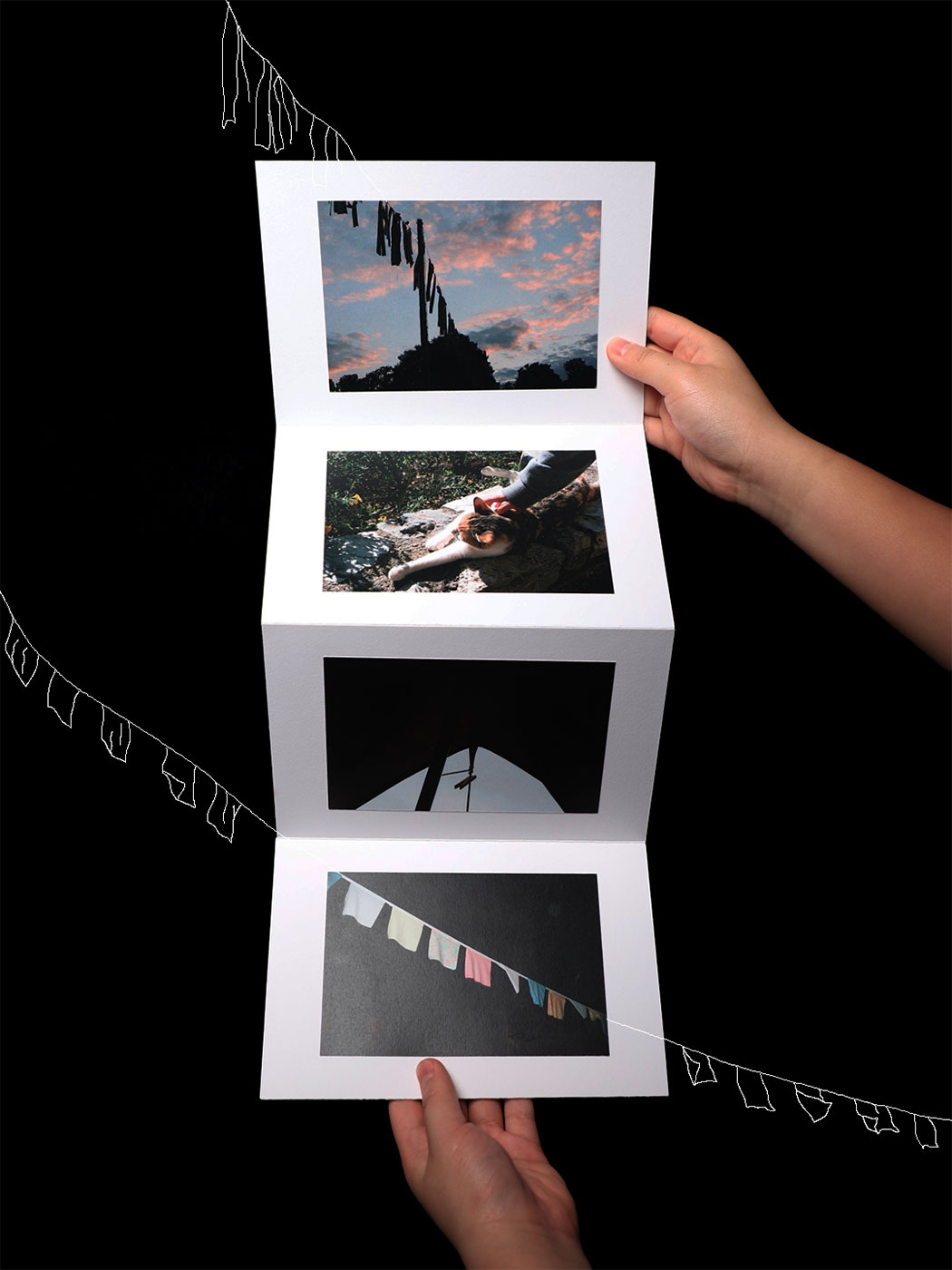 accordeon book displaying pictures